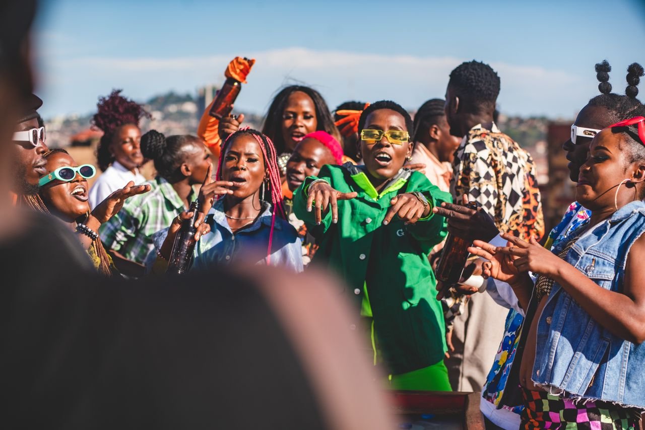 Sankofa : Azawi wraps year up with "Outside" visuals